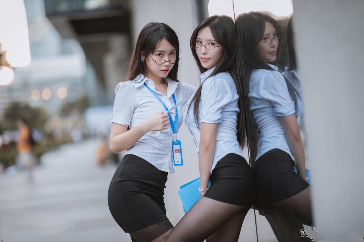 男人下面疯狂进女人下部视频 男人下面疯狂进女人下部视频