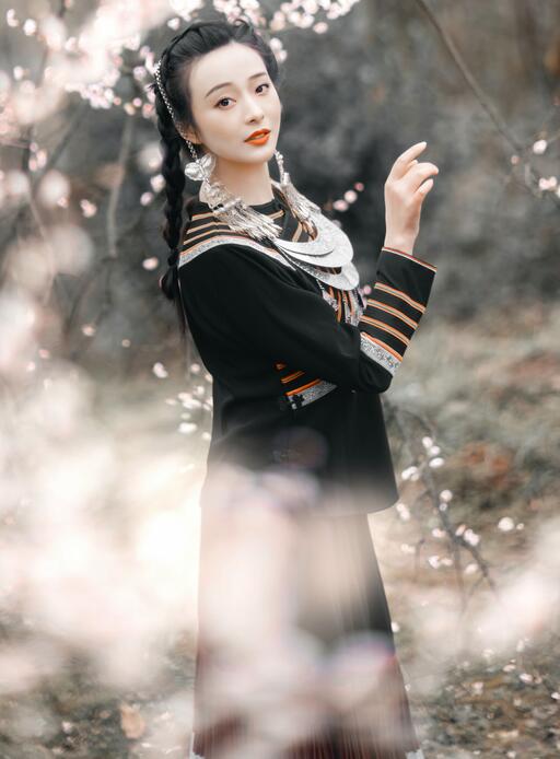 三个老头同嫖一个老妇 三个老头同嫖一个老妇