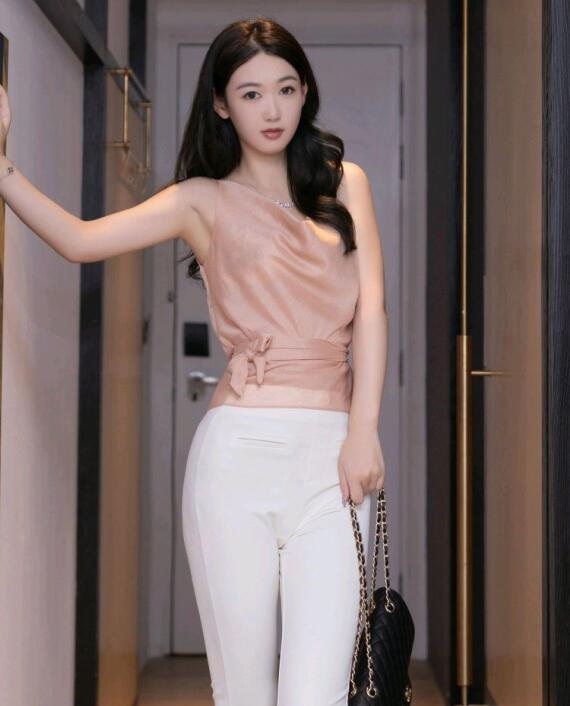 很黄很色的视频 很黄很色的视频