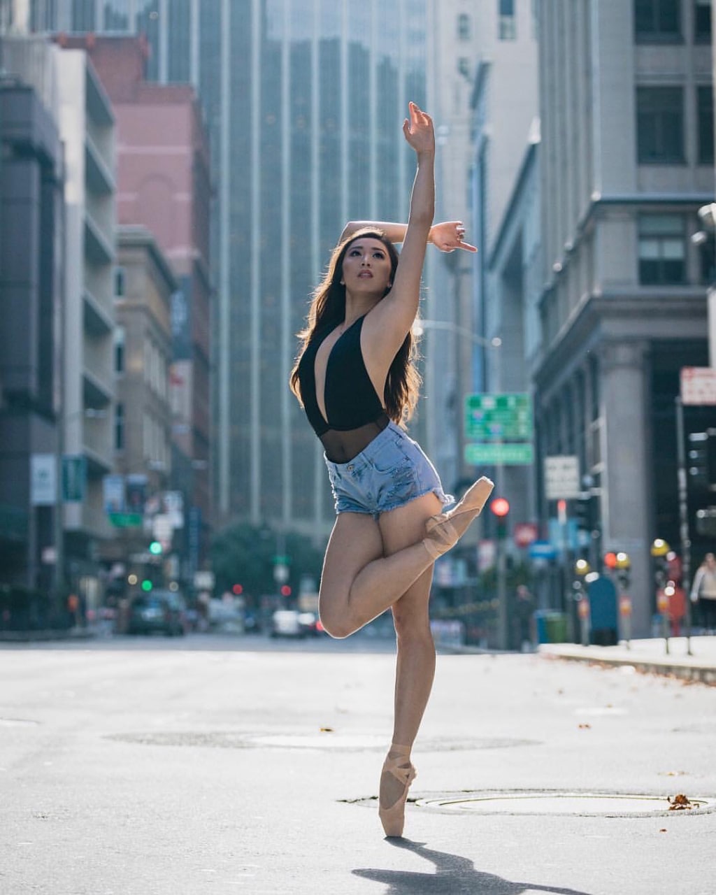 女教师纱也香 女教师纱也香