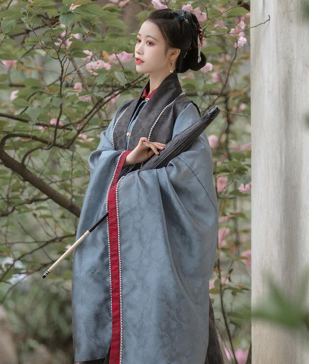 从厨房到客厅到卧室是什么意思 从厨房到客厅到卧室是什么意思