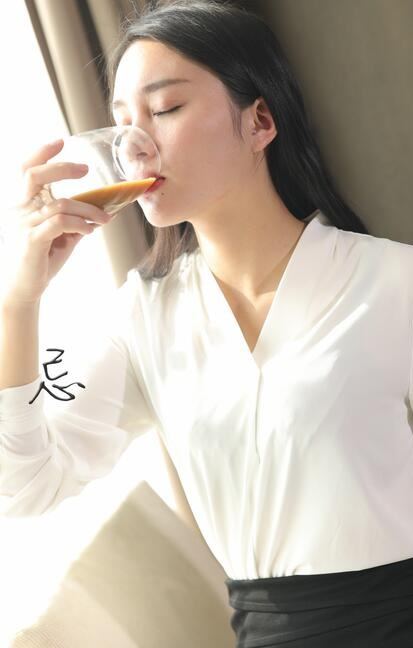 亚洲区久久不卡