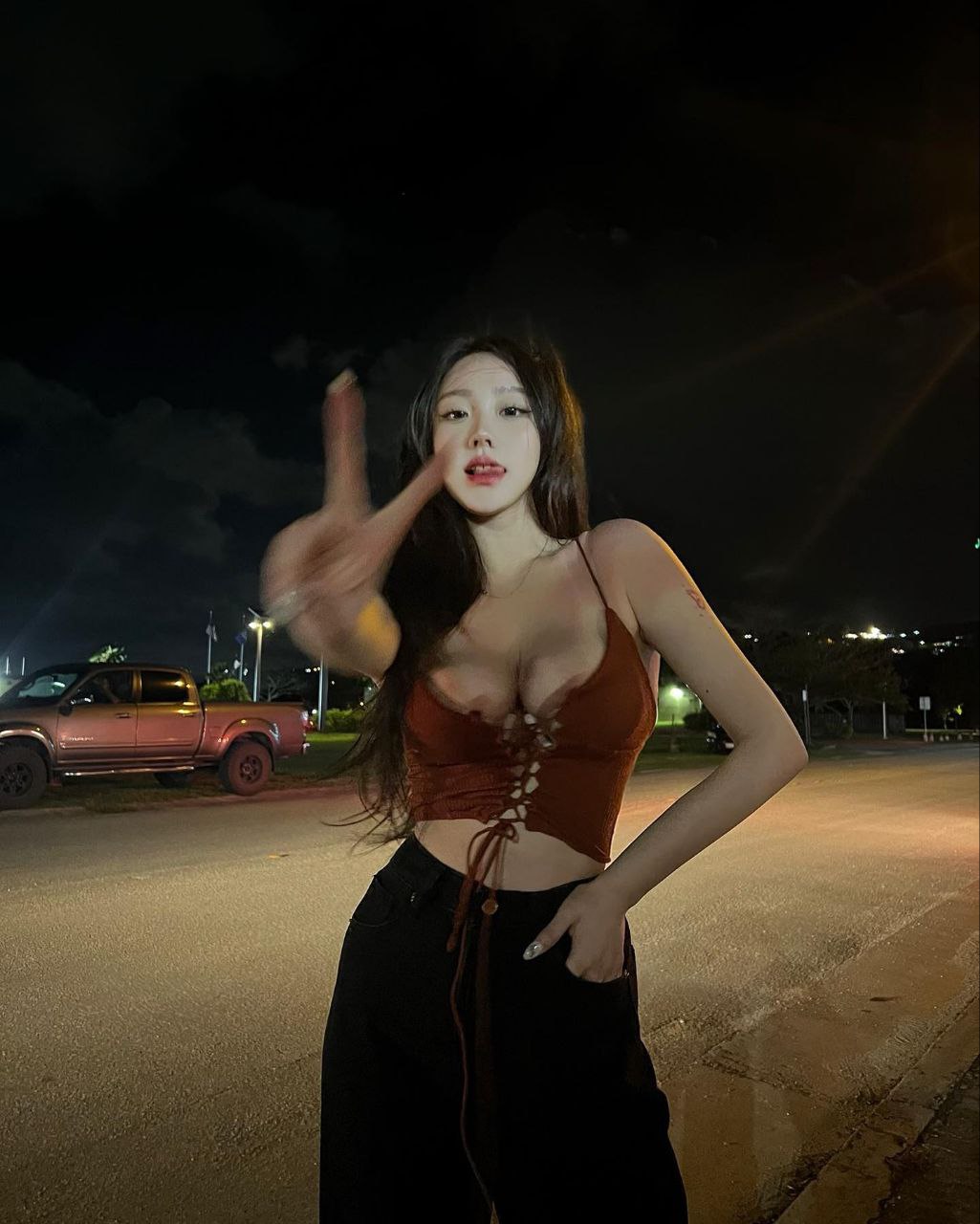 秋葵男的加油站女人的美容院视频 秋葵男的加油站女人的美容院视频