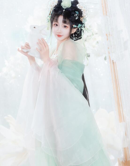 亚洲青青蜜月久久 亚洲青青蜜月久久