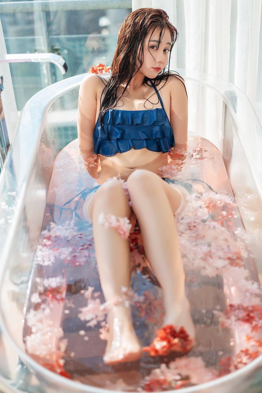 国产亚洲香蕉69女同 国产亚洲香蕉69女同