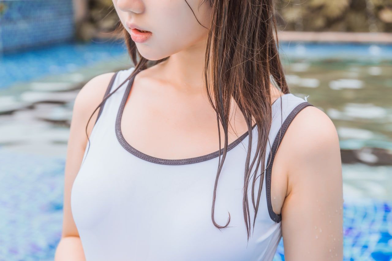 18女下面流水不遮图免费图