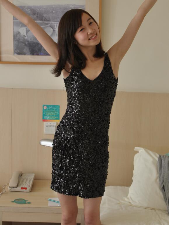 岳的下面又大又黑又肥