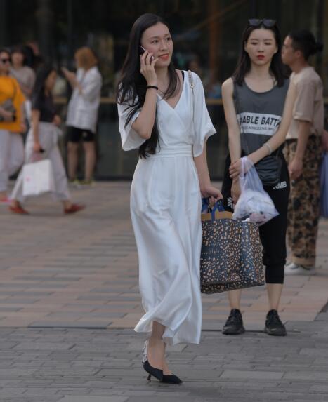 可以插神里绫华的模拟器游戏 可以插神里绫华的模拟器游戏