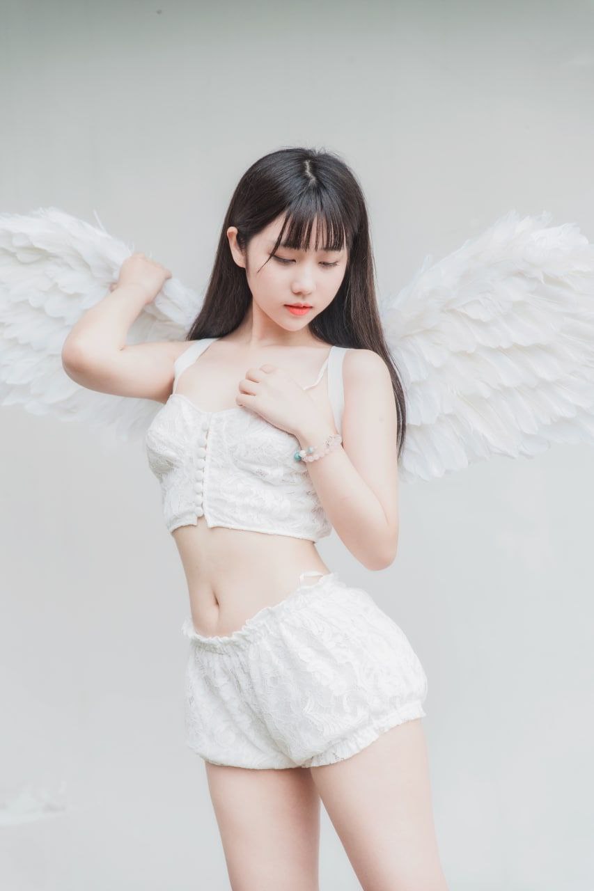 三对鸳鸯一张床