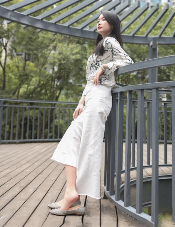 男人和女人亲吻视频 男人和女人亲吻视频