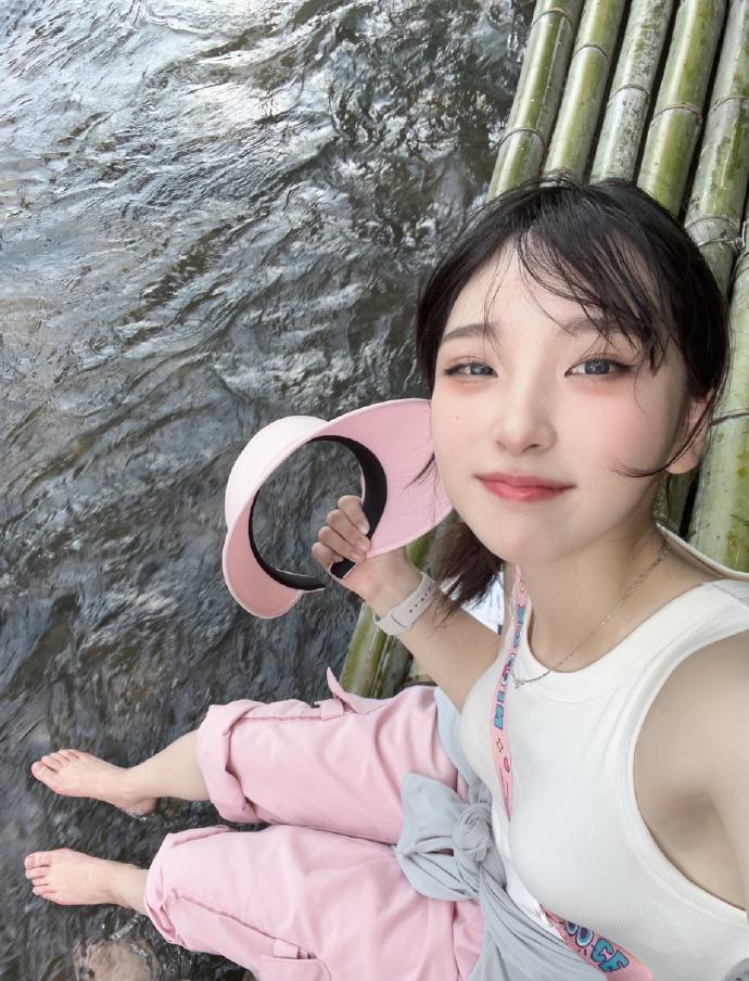 亚洲r级中文字幕