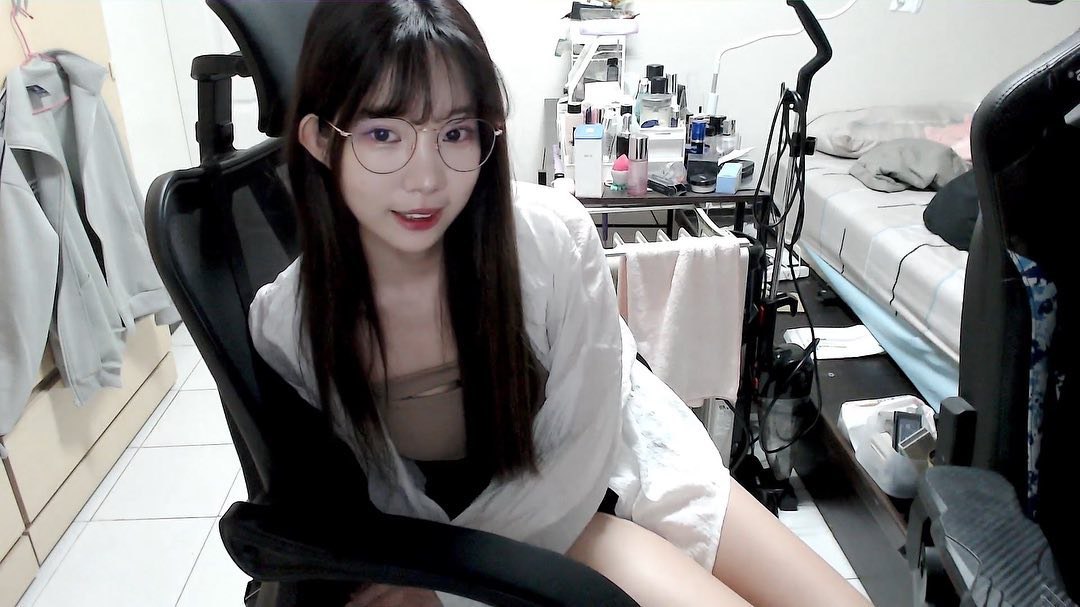 强乱强乱中文字幕