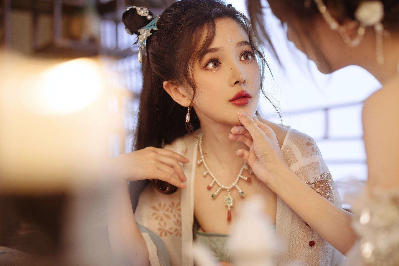 很黄很色的免费视频