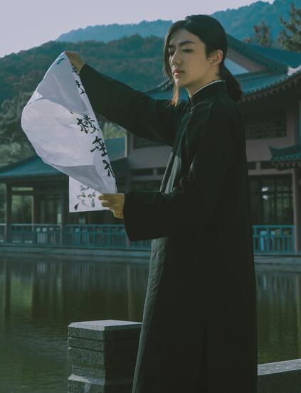 亚洲欧美二区绝色浪潮性色