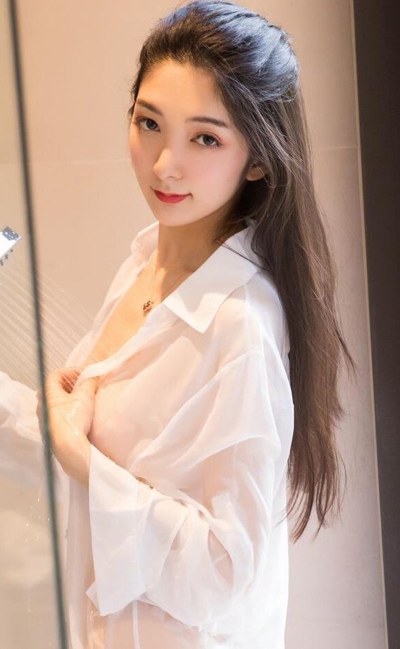 萌白酱JK白丝喷水视频在线