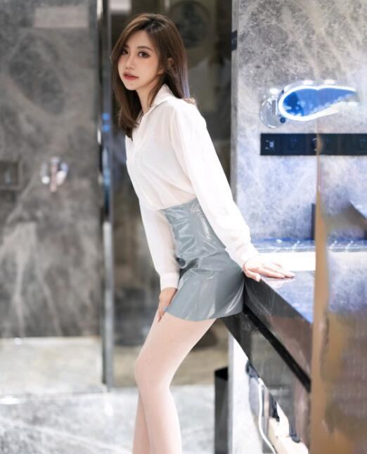 多毛女人公浴室洗澡毛茸茸 多毛女人公浴室洗澡毛茸茸