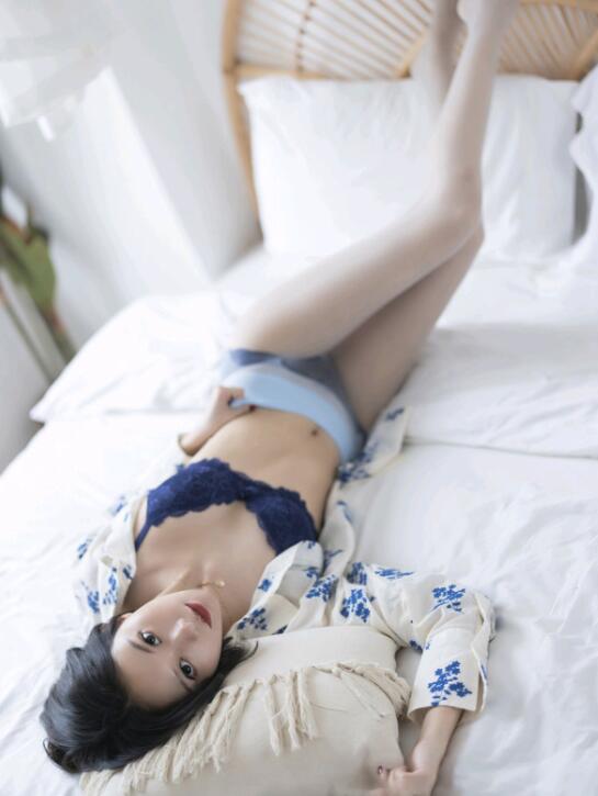 亚洲欧美另类中文字幕