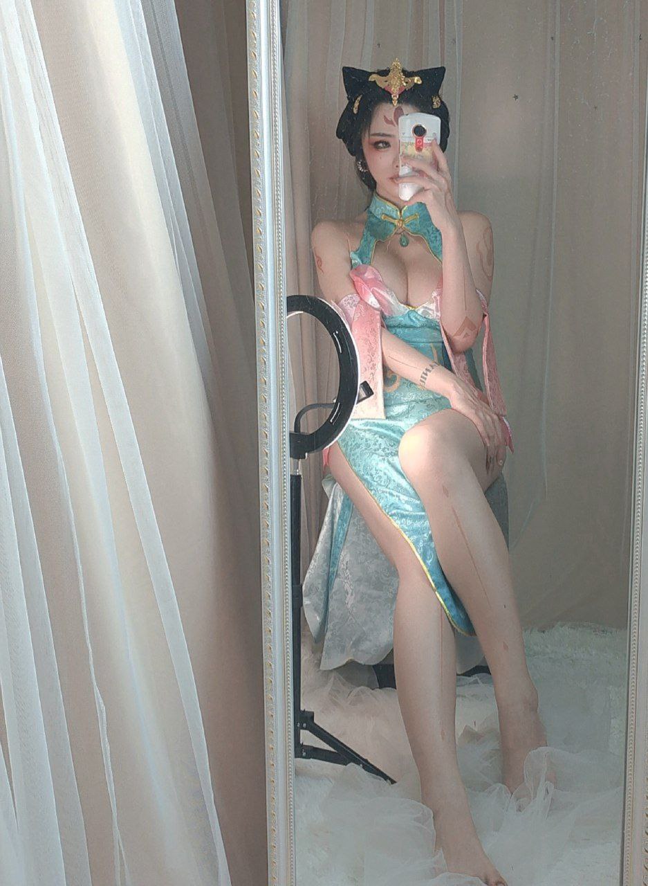 王雪把双腿打开给老赵 王雪把双腿打开给老赵