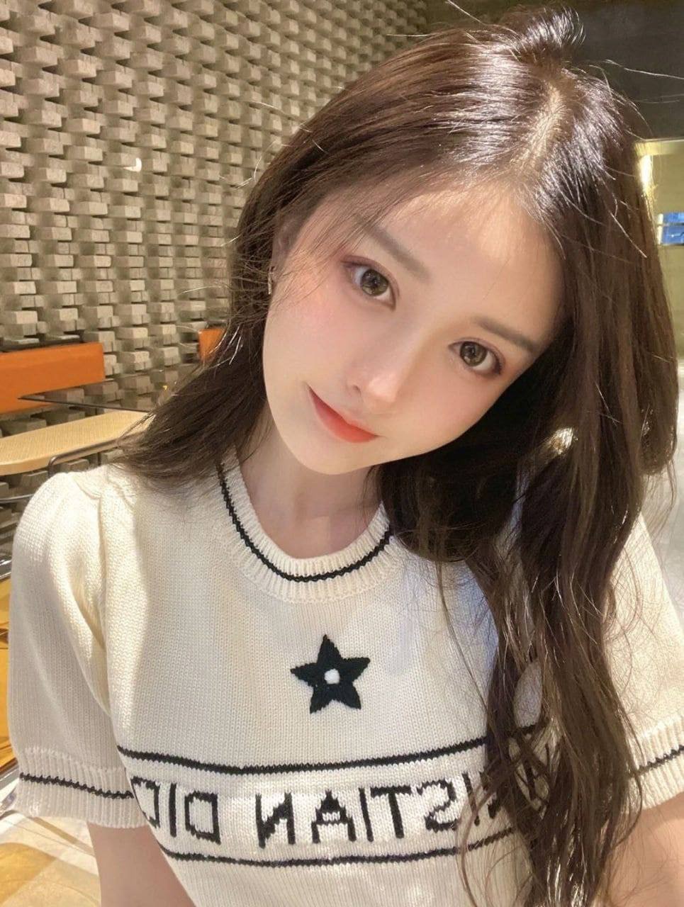 我和小表妺在车上的乱H 我和小表妺在车上的乱H