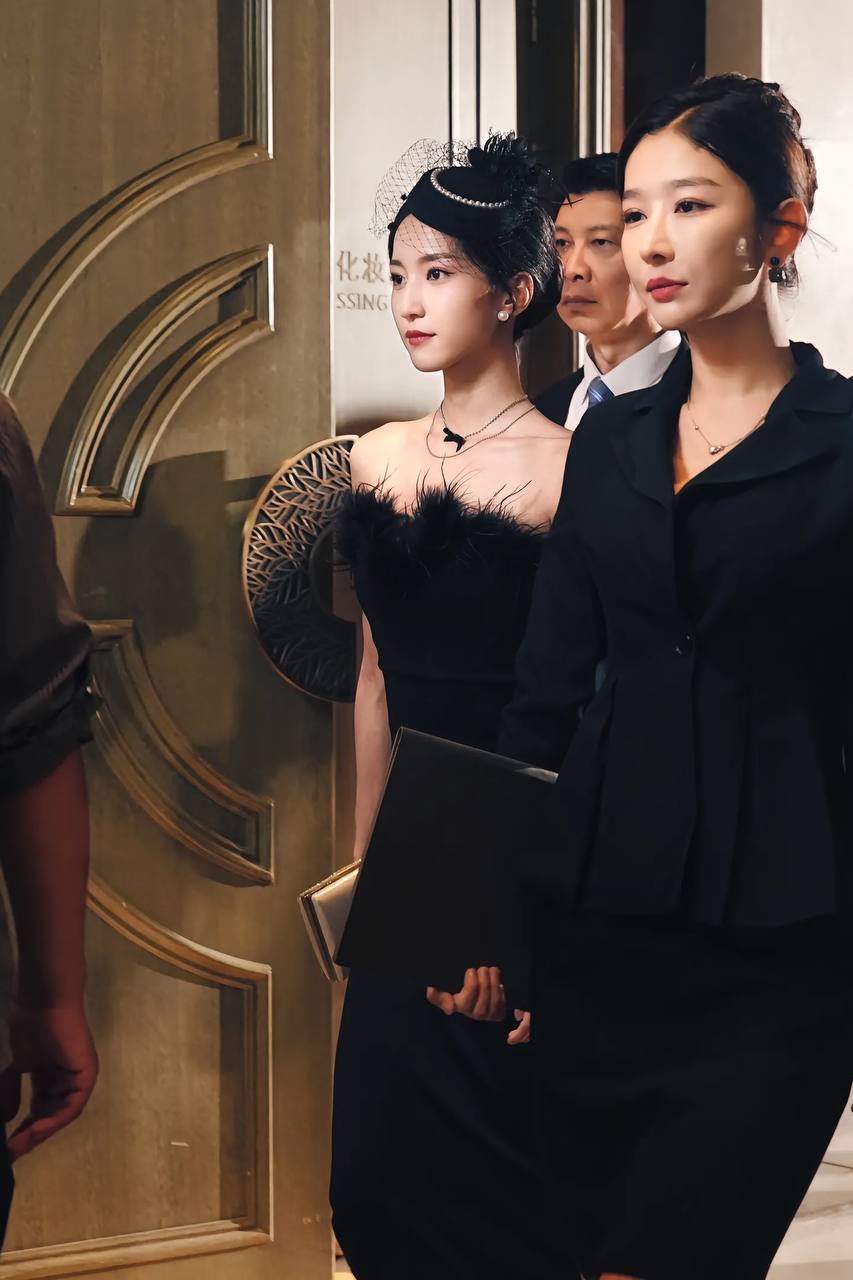 一女被五六个黑人玩坏视频 一女被五六个黑人玩坏视频