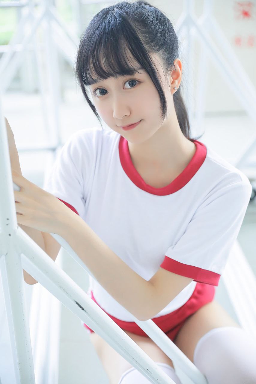 亚洲一区二区三区嗯嗯嗯