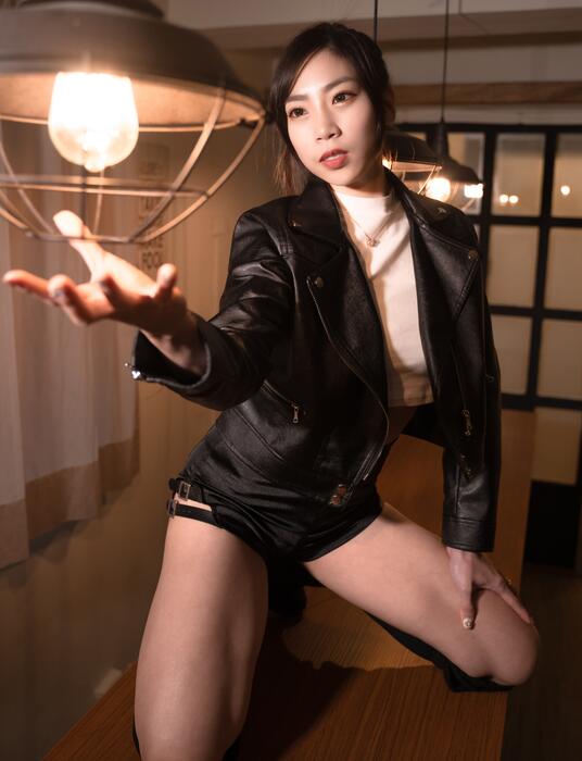 GOGO全球专业大尺度高清人体