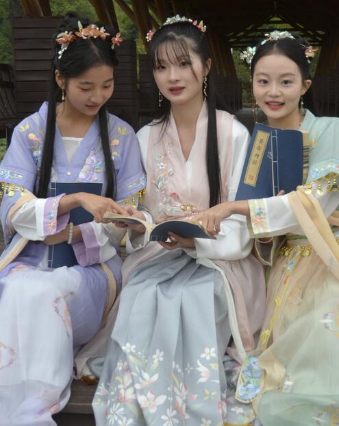 中文字幕亚洲人成影院