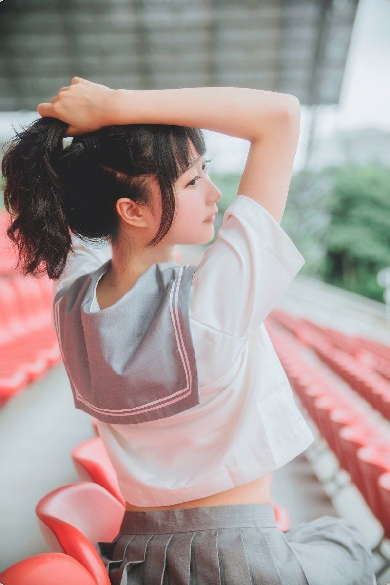 把她送上一个又一个巅峰